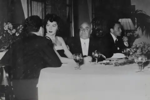 Angelo Rizzoli, Ava Gardner e Frank Sinatra a cena.