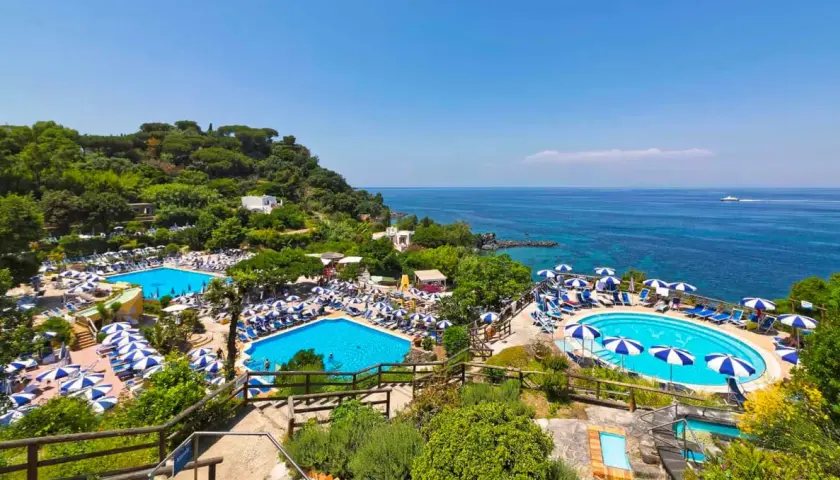 Piscine e mare a Ischia: scopri le offerte per le terme Castiglione Ischia prezzi.