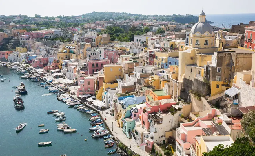 Ischia-Capri: la distanza è breve, ma il viaggio va pianificato