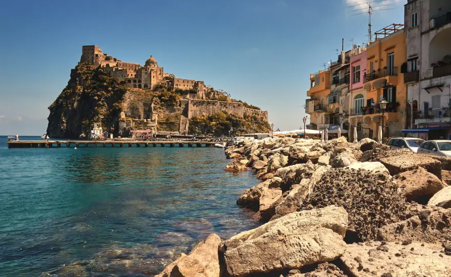 Ischitana o Ischitana? Come si chiamano gli abitanti di Ischia