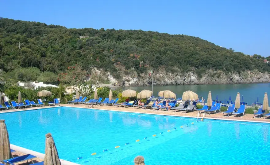Poseidon o Negombo? Scegli il parco termale perfetto a Ischia
