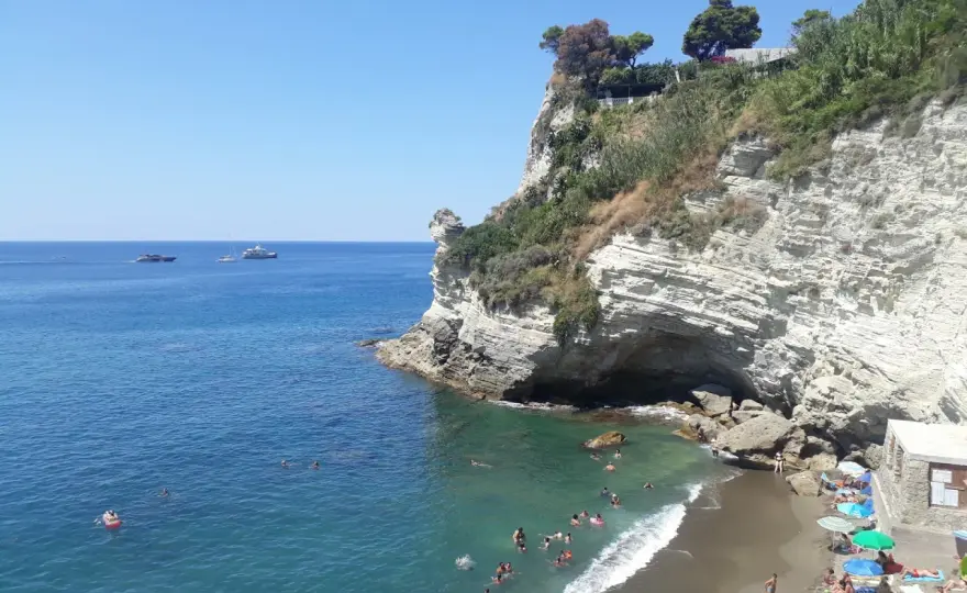 Cava Grado Ischia - La baia nascosta: la tua guida completa