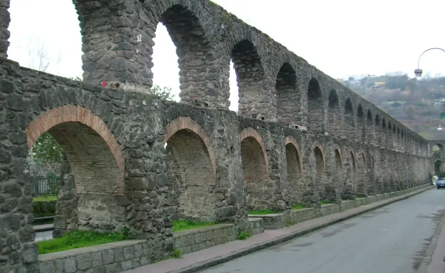 I Pilastri di Ischia - Storia e itinerario dell'acquedotto