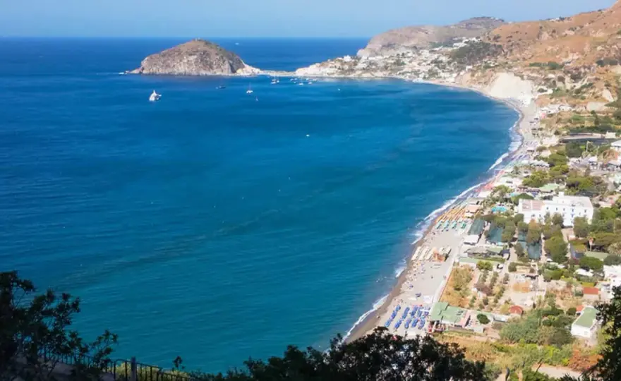 Lidi Maronti Ischia - Scegli il tuo stabilimento perfetto