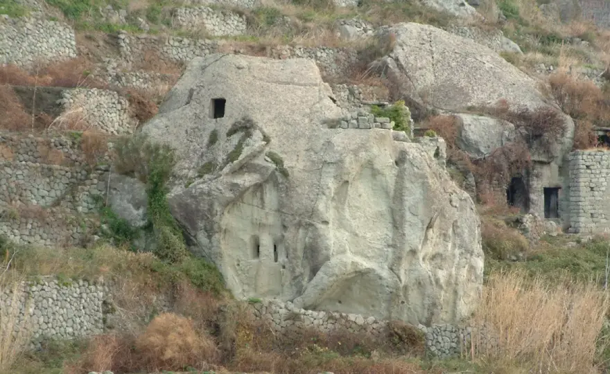 Case di pietra Ischia - Scopri la loro vera storia e dove vederle