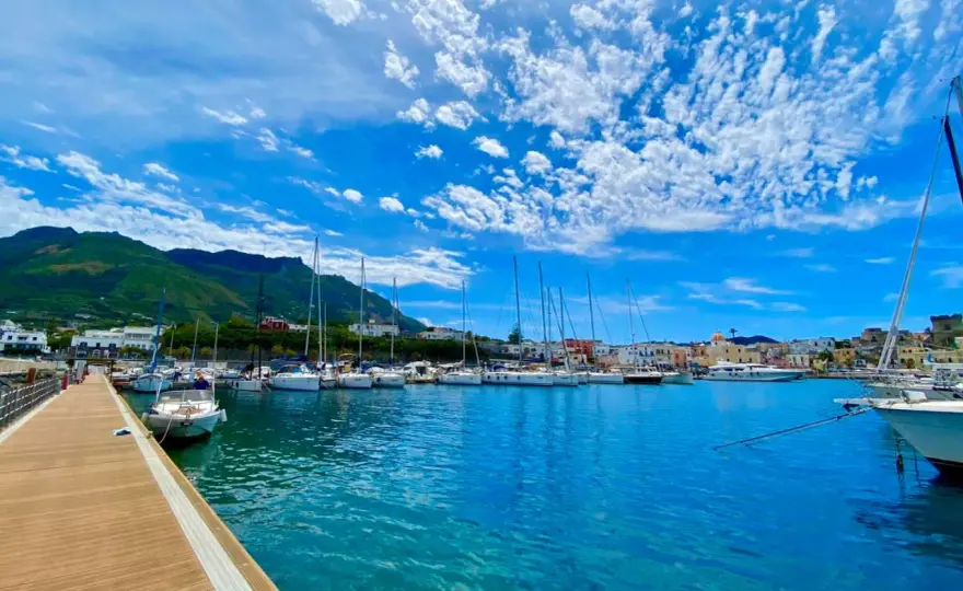 Ischia Porto-Forio - Come muoversi, tempi e costi reali