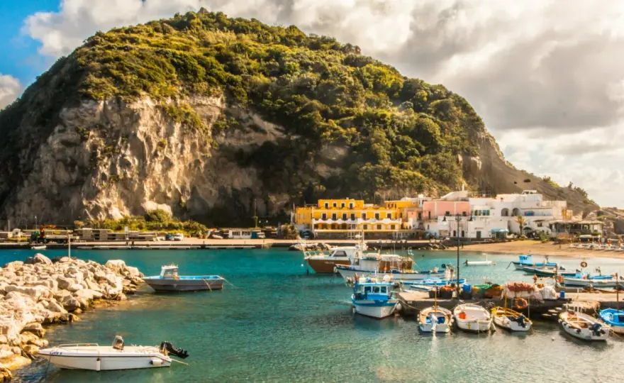 Porti di Ischia: quale scegliere per la tua barca?