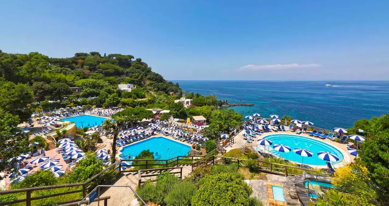 Piscine e mare a Ischia: scopri le offerte per le terme Castiglione Ischia prezzi.